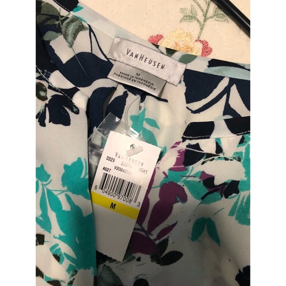 Floral button down🌺🌹🌸 - Picture 4 of 4